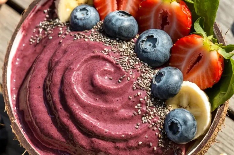 Spinach Berry Smoothie Bowl